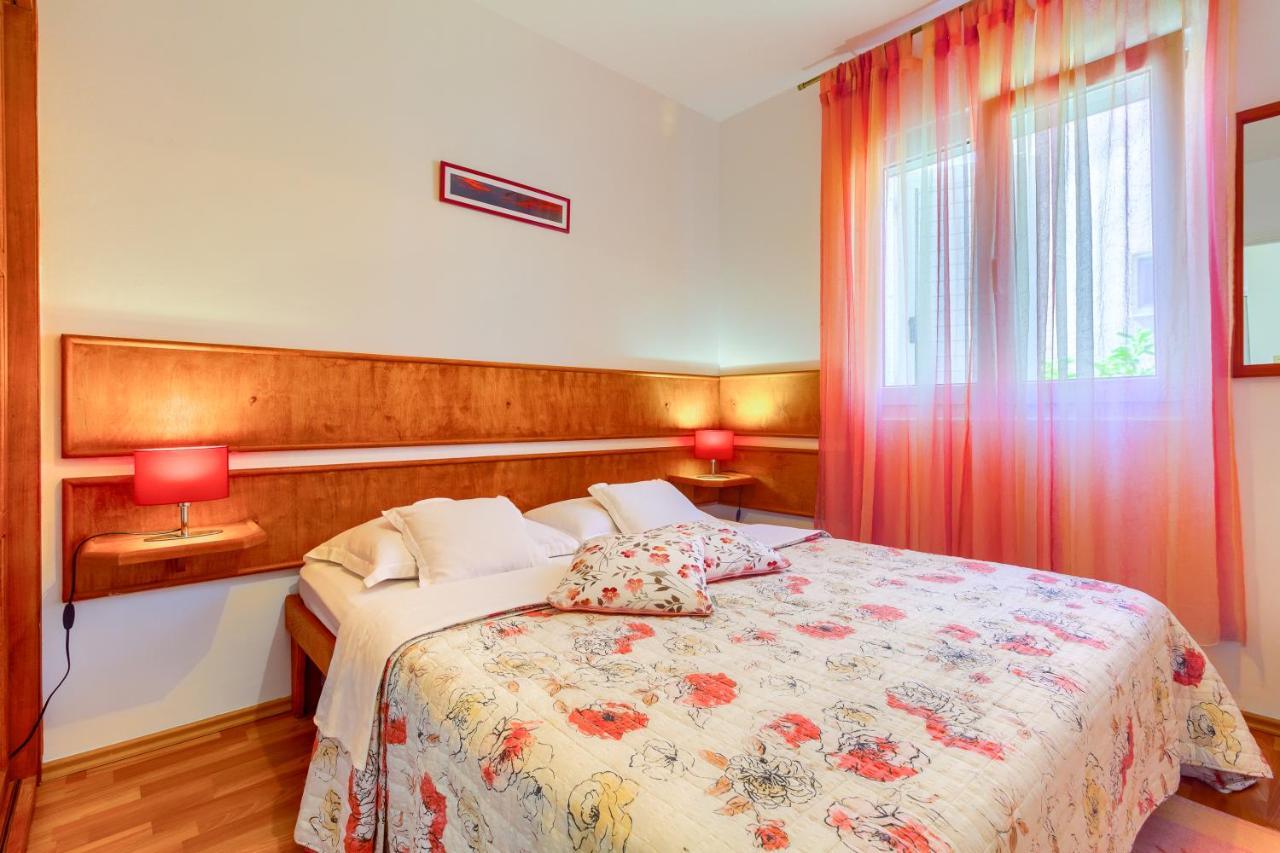Apartments Meri Трогир Экстерьер фото